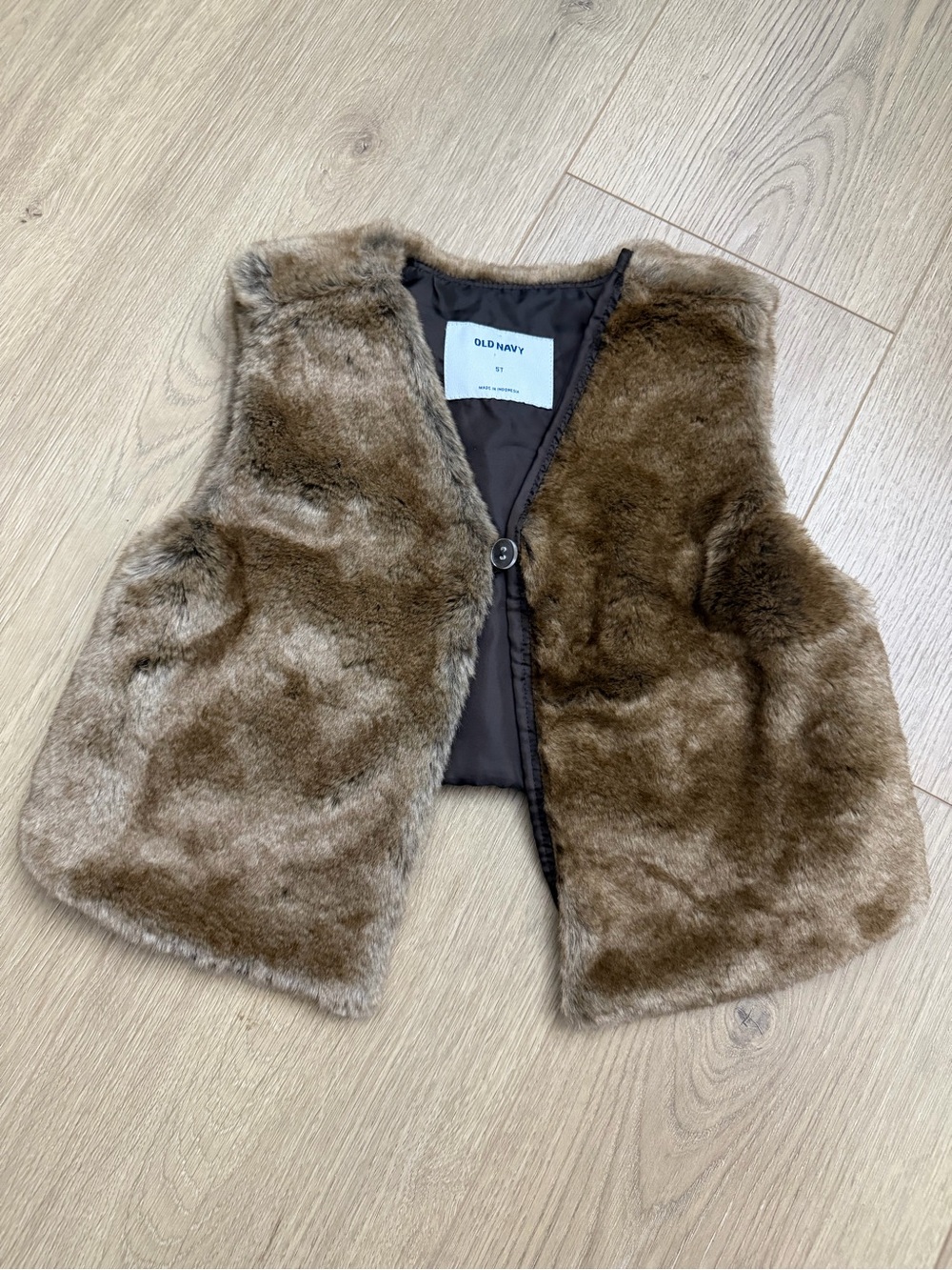 Old Navy Faux Fur Vest in Brown 5T